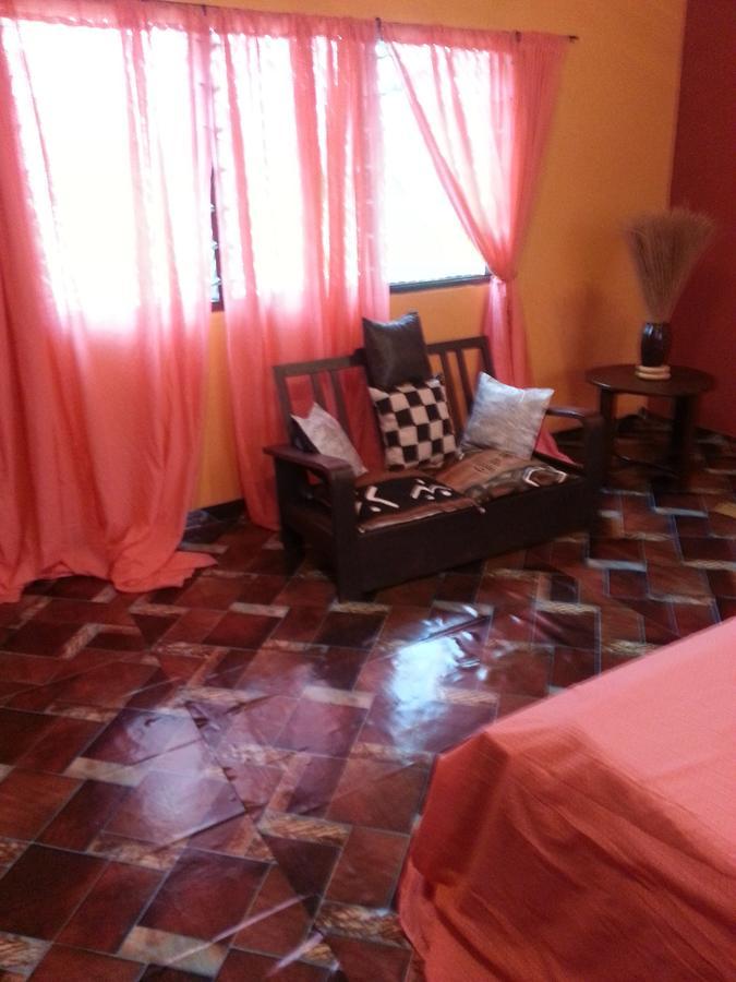 Golden Lilies Hotel Kokrobite Ngoại thất bức ảnh