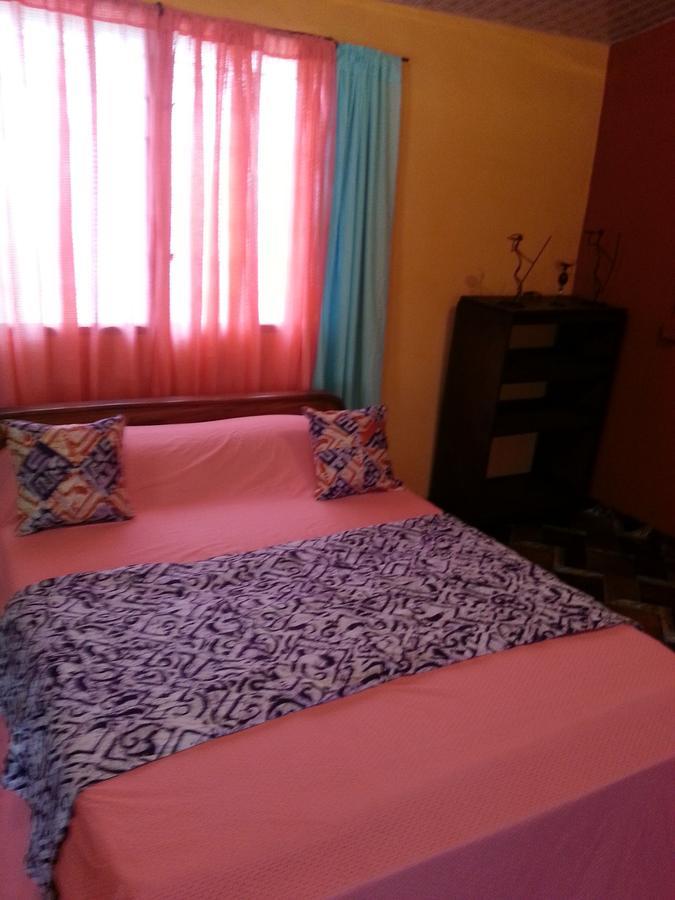Golden Lilies Hotel Kokrobite Ngoại thất bức ảnh